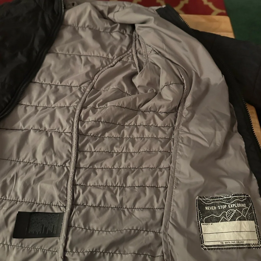 The North Face Black and Light Gray Girls' Puffer Jacket - Picture 7 of 9
